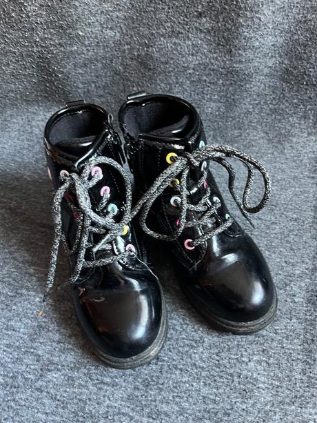 Prechodná jemne zateplene lakovane topanky, sinsay,27