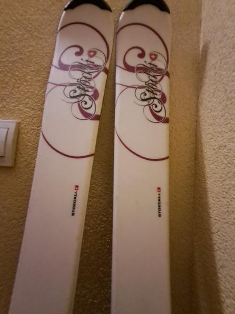 Detské dievčenské lyže, 130-139 cm