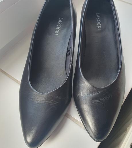 Čierne lodičky, lasocki,39