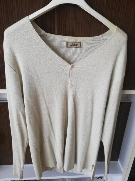 Svetrik s lesklou nitkou, l