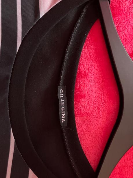 Úpletové šaty, 42