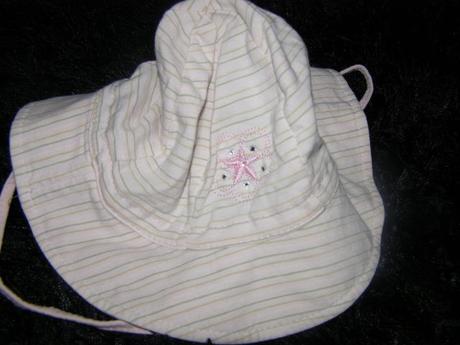 Klobúčik pre dievčatko, 74
