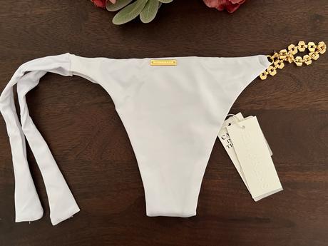 Plavky stali 380 eur, s