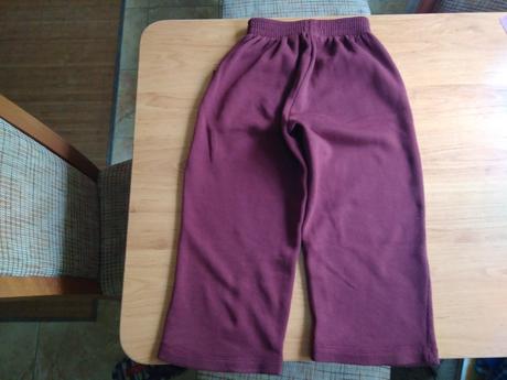 Zachovalá teplakova suprava, 122