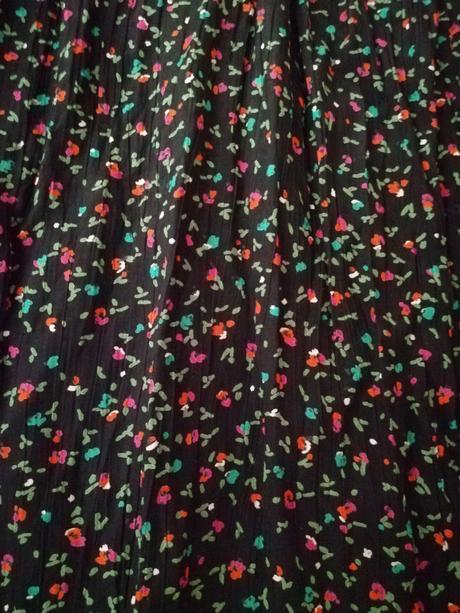 Šaty s potlačou, 38