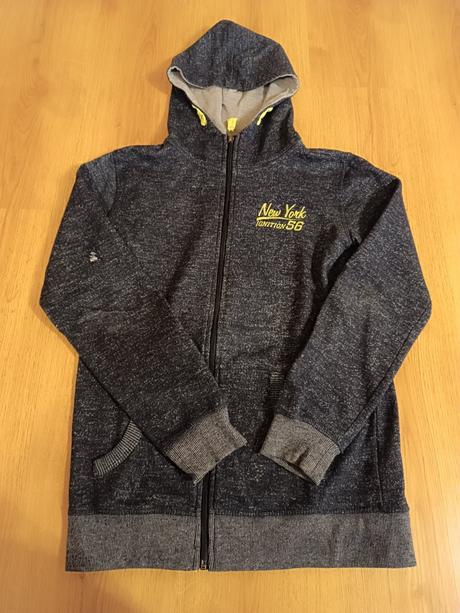 Mikina-darujem, takko,158