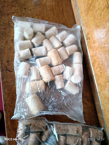 Korkové štuple do 0,7 a 1l fliaš, 