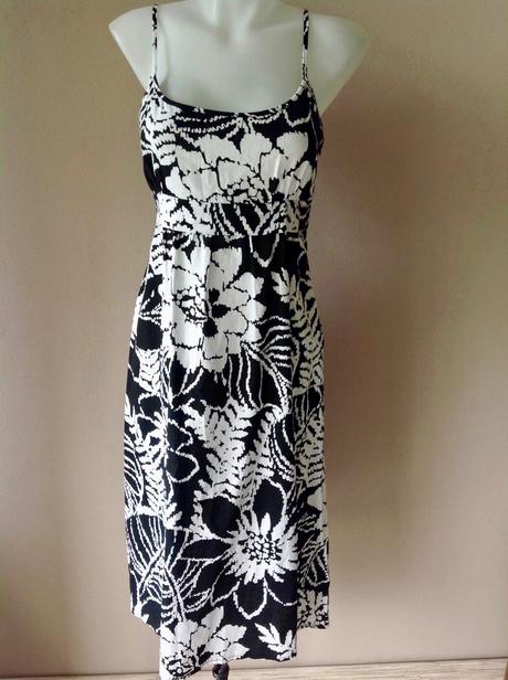 Saty, marks & spencer,38