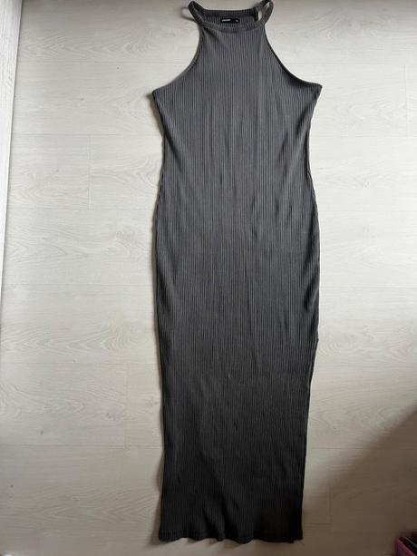 Dlhé jednoduché šaty, l