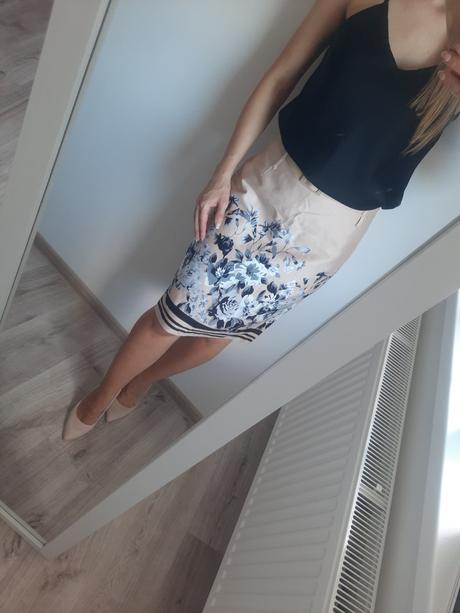 Kvalitná sukňa, 42