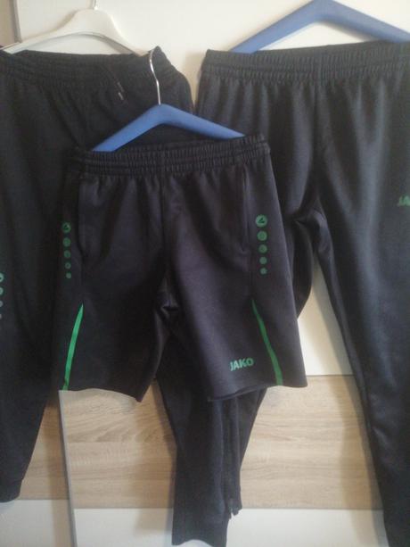 2 teplaky  tricko kratasy, 158