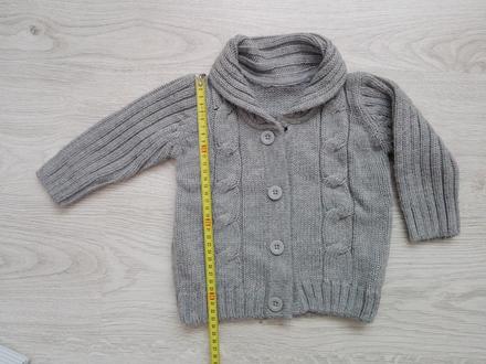 Chlapcensky sedy svetrik, 86