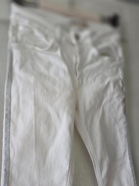 Biele úzke džínsy s bočnými pruhmi od značky zara, zara,m