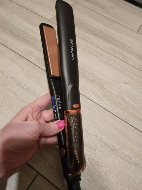 Parnááá žehlička na vlasy..., 