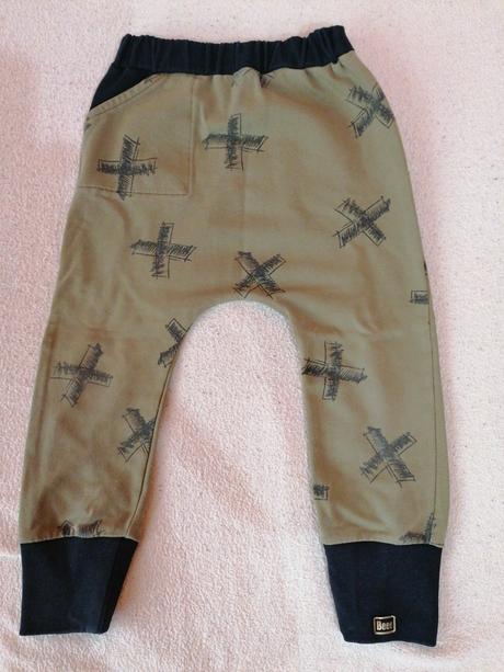 Teplačiky značky beee, 104