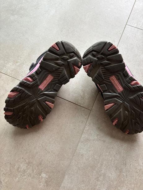 Turistické topanky, 32