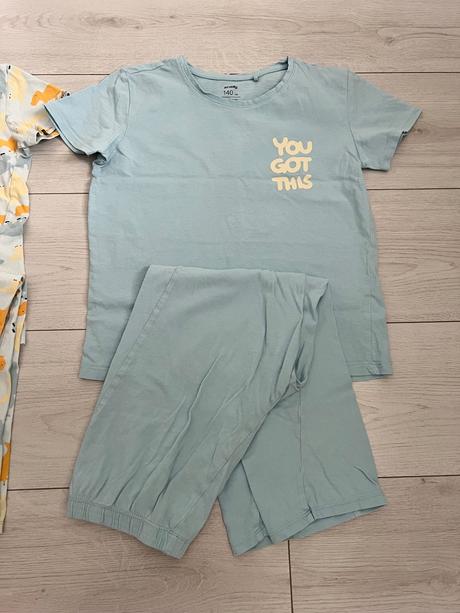 Pyžamá cena spolu, sinsay,140