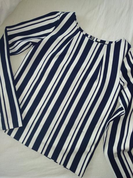 Pruzkovany top, reserved,s