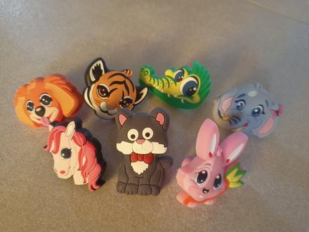 Detské úchytky alebo vešiačiky,