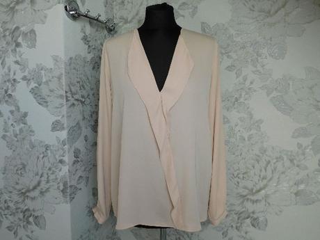 Velmi pekna bluzka, mango,38