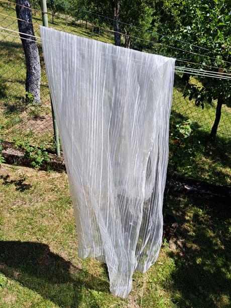 Pásikavá záclona, 