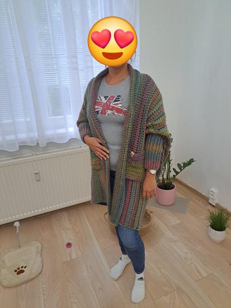 Ručne hačkovaný kardigán, 