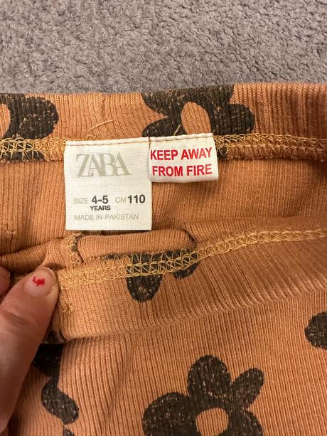 Zara vrúbkovane leginky, zara,110