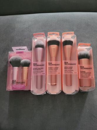 Štetce na makeup real techniques, 
