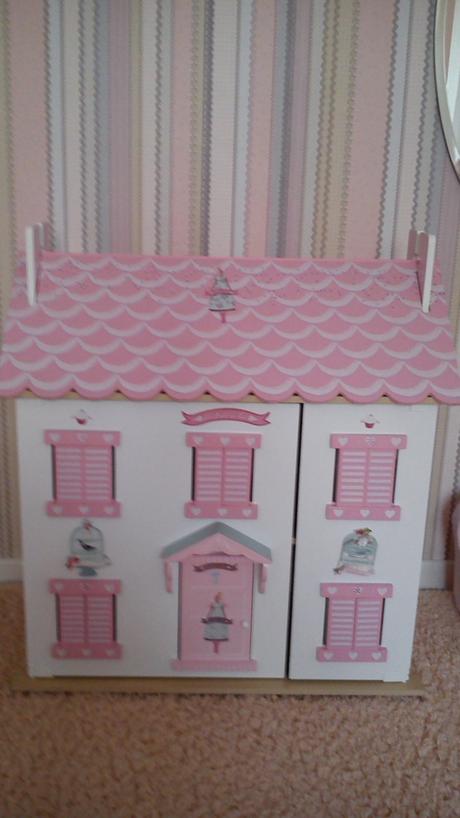 Predám krásny drevený domček,