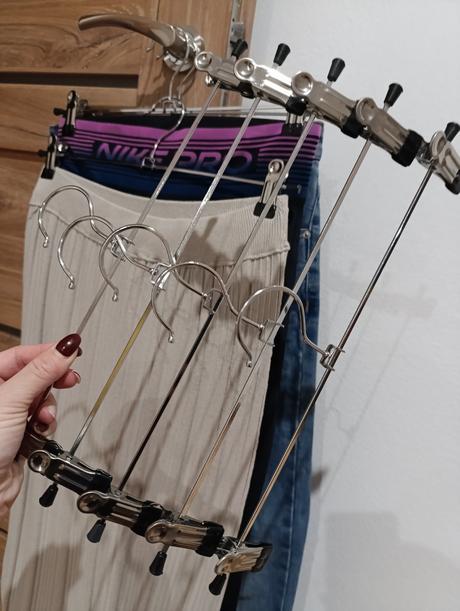 Vešiaky do šatníka skrine 8ks, 