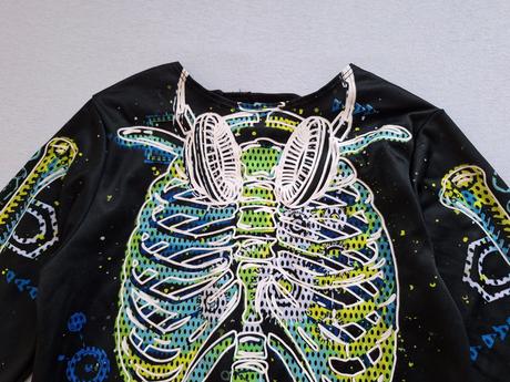 Svietiaca kostra pre malého hráča hier veľ. 98-104,