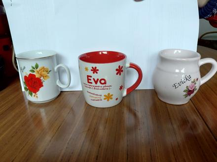 Hrnčeky s menom eva, 