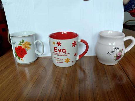 Hrnčeky s menom eva, 