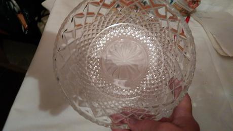 Misa z brúseného skla,