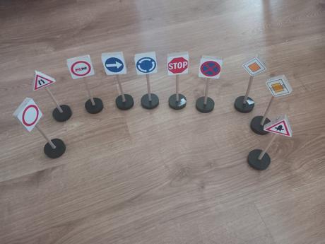 Dopravné značky x 10 spolu, 