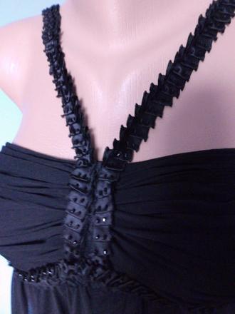 Krásne spoločenské šaty, s