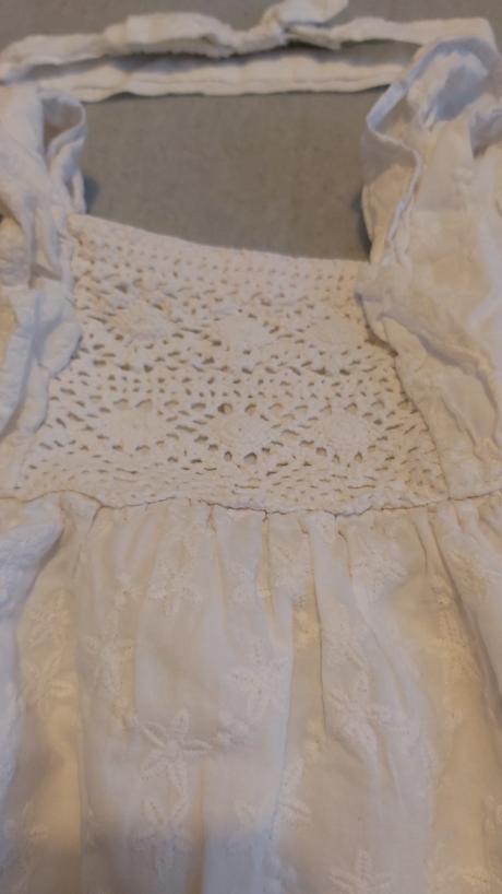 Madeirové šaty s čipkou a s čelenkou 86, f&f,86