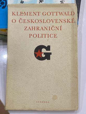 Kniha- klement gottwald o českoslov. zahr. polit., 