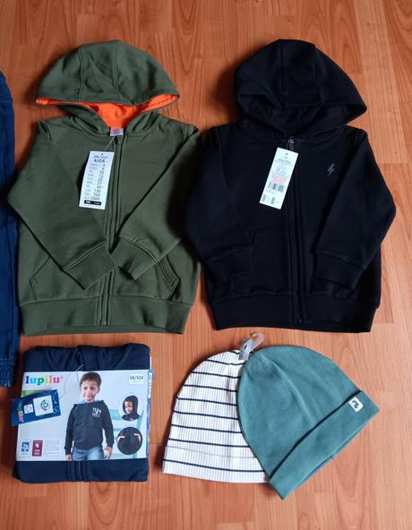Nové tričká, tielka, mikiny, tepláky veľ. 98/104, 104–116 / 86–98