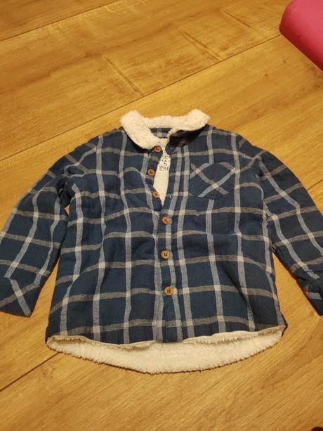 Mikinky a svetríky v dobrom stave, 92