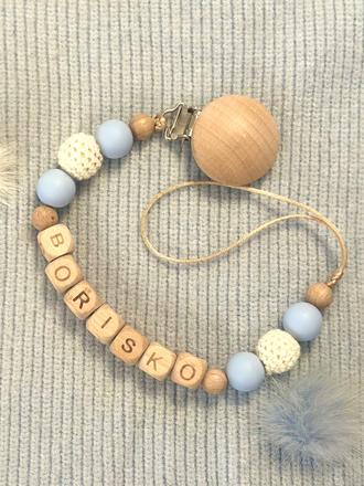 Retiazka na cumlík s menom,