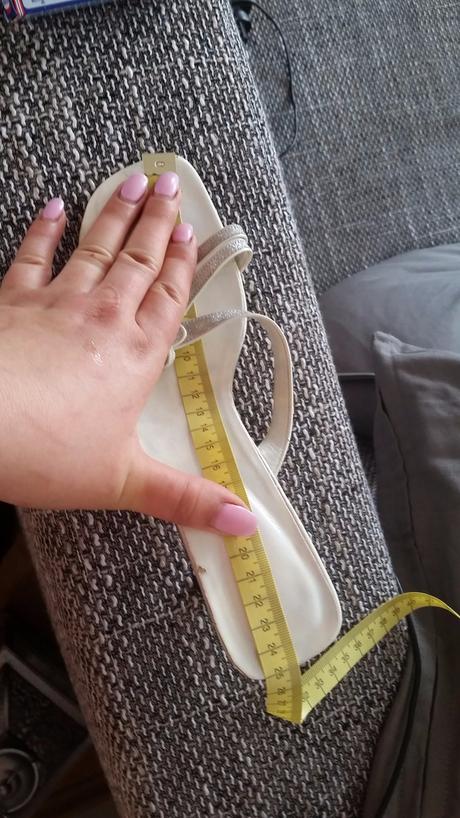 Strieborne slapky, 39