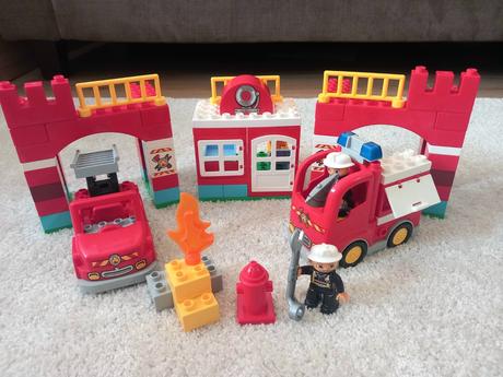 Lego duplo hasičská stanica,