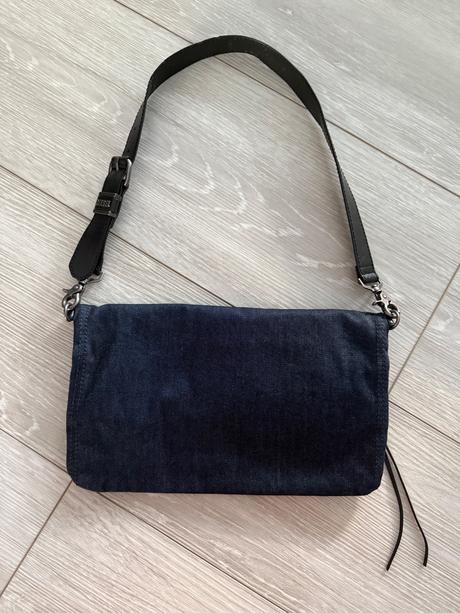 Kabelka diesel, diesel