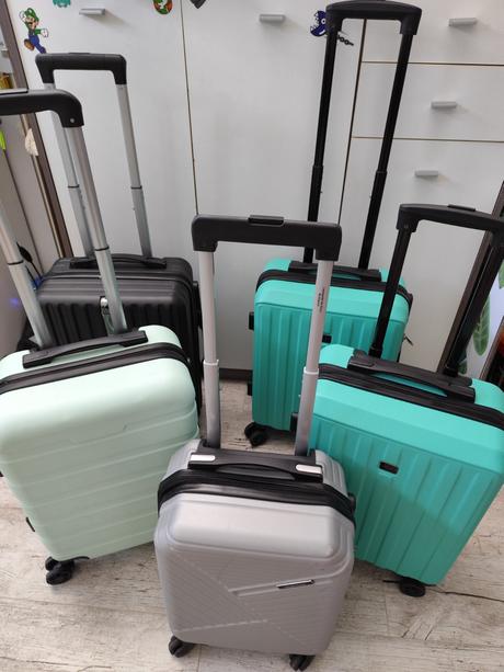 Kufre ryanair prirucne na palubu,