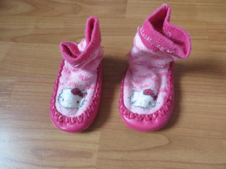 Papučky / capačky - veľ. 18-20 - hello kitty, 19