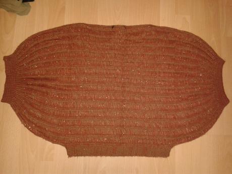 Zaujimavy svetrik, m