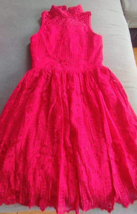 Spoločenské šaty, 146