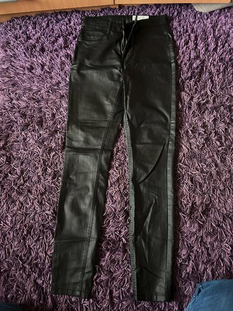 Čierne elastické nohavice v. 30, 30