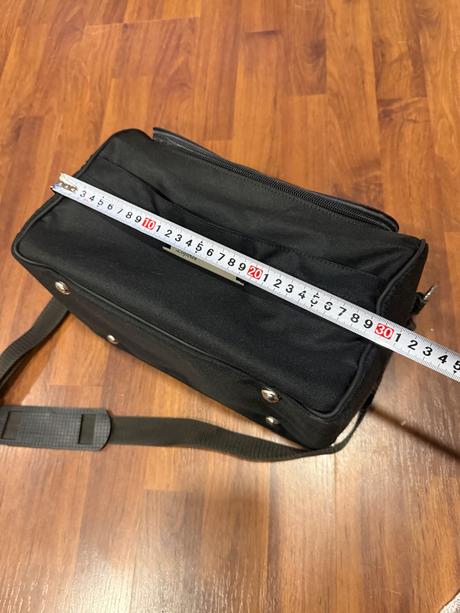 Praktická čierna brašňa cez rameno do ruky, 